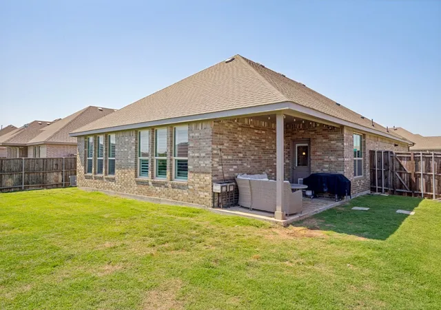 Homes for sale in Krum, TX | 1612 Reed Dr, Krum, TX 76249 | MLS# 21268120