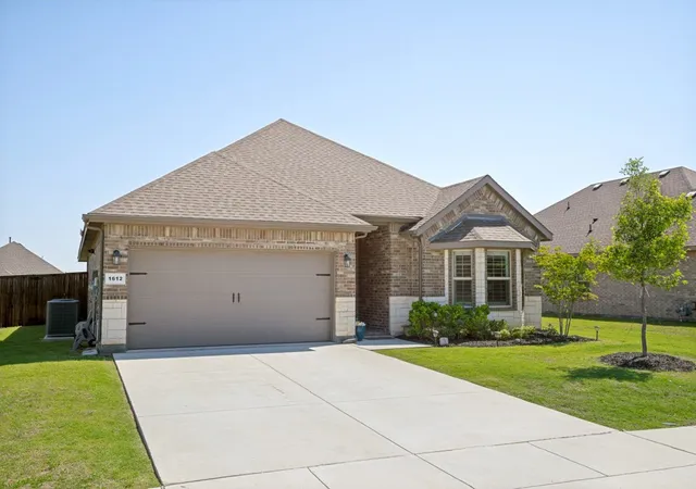 Photo 2 of Single family home for sale at 1612 Reed Dr, Krum, TX 76249 | MLS# 21268120 | Listing updated on 2026-07-12