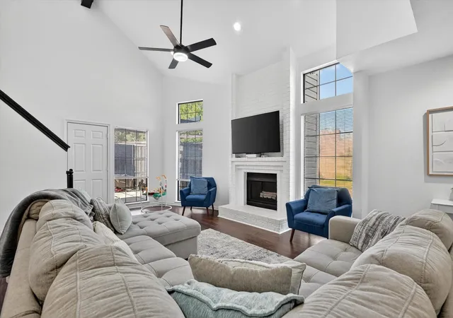 Photo 4 of Single family home for sale at 535 Briarcliff Dr, Garland, TX 75043 | MLS# 21267792 | Listing updated on 2026-09-22