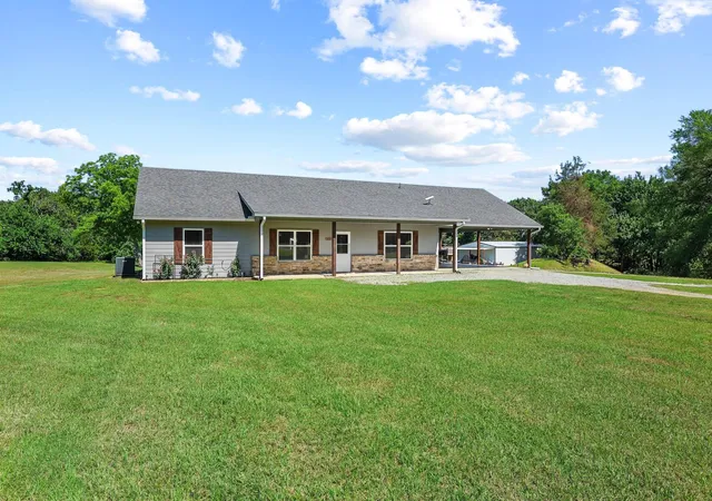 Photo 3 of Single family home for sale at 2658 Oak Ridge Rd, Denison, TX 75021 | MLS# 21271096 | Listing updated on 2026-08-20