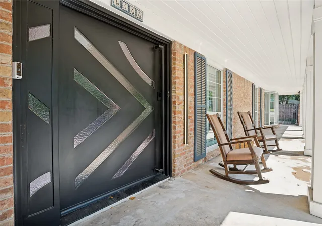 Photo 4 of Sale Pending at 6566 Ridgeview Cir, Dallas, TX 75240 | MLS# 21263194 | Listing updated on 2026-07-18