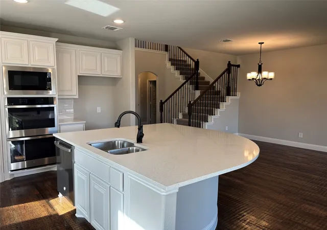 Photo 1 of Single family home for sale at 609 Red Maple Rd, Waxahachie, TX 75165 | MLS# 21272292 | Listing updated on 2026-08-19