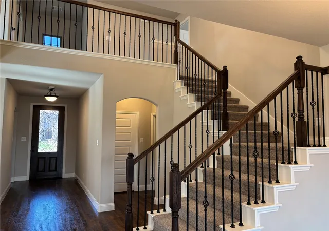 Photo 4 of Single family home for sale at 609 Red Maple Rd, Waxahachie, TX 75165 | MLS# 21272292 | Listing updated on 2026-08-19