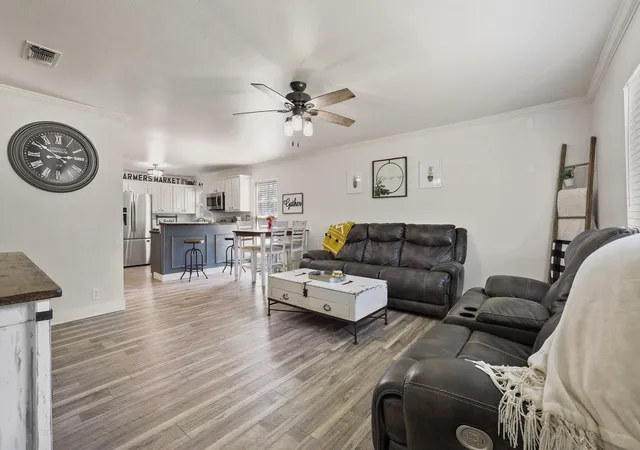 Homes for sale in Sherman, TX | 946 W Laurel St, Sherman, TX 75092 | MLS# 21271024