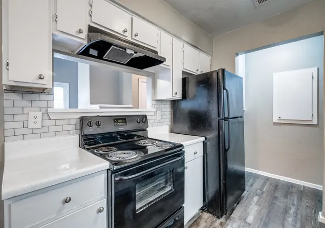 Photo 4 of Condo for sale at 1122 Millview Dr #1703, Arlington, TX 76012 | MLS# 21272333 | Listing updated on 2026-09-23