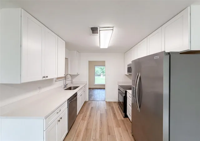 2nd image of 7928 Ella Young Dr, Fort Worth, TX 76135 | MLS# 21272349