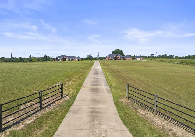 Photo 3 of Single family home for sale at 3673 County Road 4550, Mount Pleasant, TX 75455 | MLS# 21272355 | Listing updated on 2026-08-27