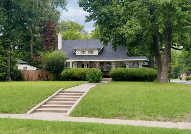 Homes for sale in Sulphur Springs, TX | 605 Davis St S, Sulphur Springs, TX 75482 | MLS# 21272521