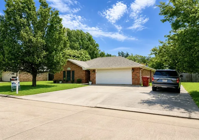 Photo 1 of Sale Pending at 187 Sandy Ln, Reno, TX 75462 | MLS# 21272483 | Listing updated on 2026-07-18