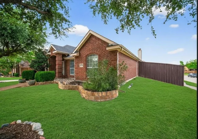 Photo 2 of Sale Pending at 11758 Corsicana Dr, Frisco, TX 75035 | MLS# 21272561 | Listing updated on 2026-08-31