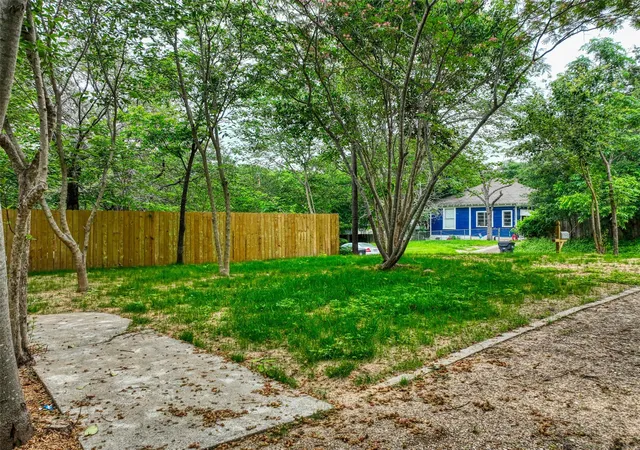 Photo 3 of Single family home for sale at 1545 Reuter Ave, Waco, TX 76708 | MLS# 21272273 | Listing updated on 2026-08-27