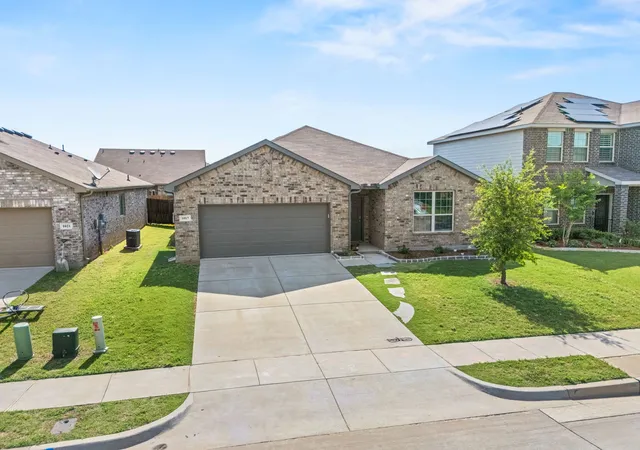 Homes for sale in Van Alstyne, TX | 1017 Waverly Dr, Van Alstyne, TX 75495 | MLS# 21267421