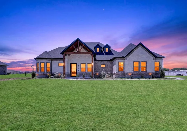 Photo 1 of Single family home for sale at 1000 Elevation Trl, Weatherford, TX 76087 | MLS# 21267956 | Listing updated on 2026-08-03