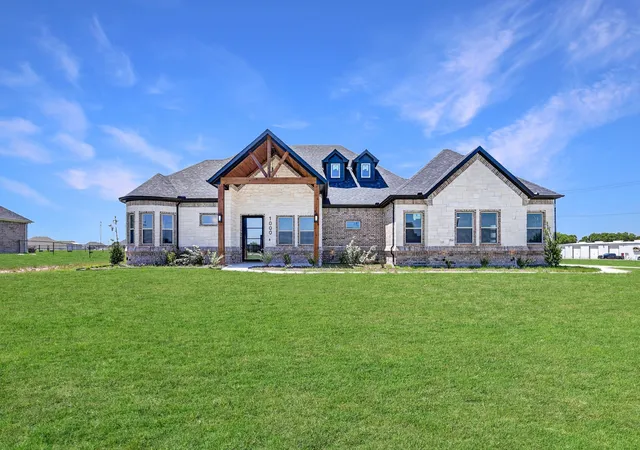 Photo 2 of Single family home for sale at 1000 Elevation Trl, Weatherford, TX 76087 | MLS# 21267956 | Listing updated on 2026-08-03