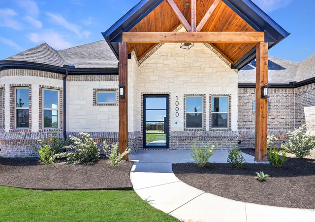 Photo 3 of Single family home for sale at 1000 Elevation Trl, Weatherford, TX 76087 | MLS# 21267956 | Listing updated on 2026-08-03