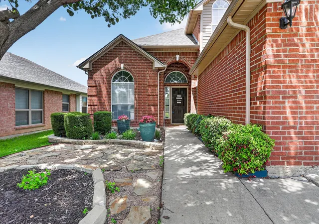 Photo 2 of Sale Pending at 8849 Trace Ridge Pkwy, Fort Worth, TX 76244 | MLS# 21269536 | Listing updated on 2026-08-28
