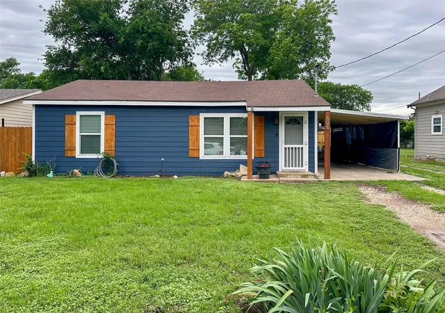 Homes for sale in Cleburne, TX | 606 Lilly St, Cleburne, TX 76033 | MLS# 21272574