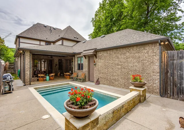 4th image of 3318 W 5Th St, Fort Worth, TX 76107 | MLS# 21271001