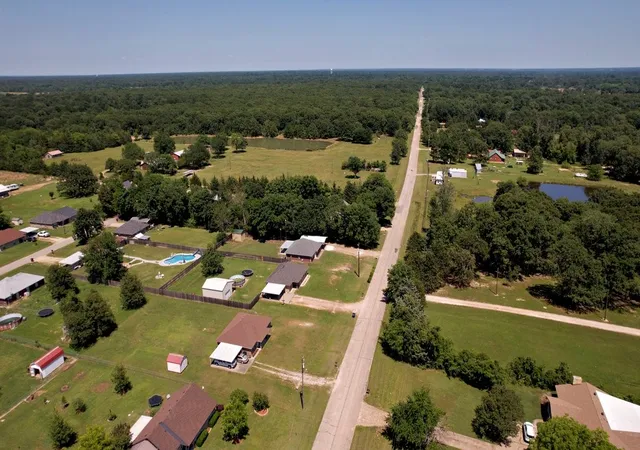 Homes for sale in Powderly, TX | 1974 County Road 33900, Powderly, TX 75473 | MLS# 21271571