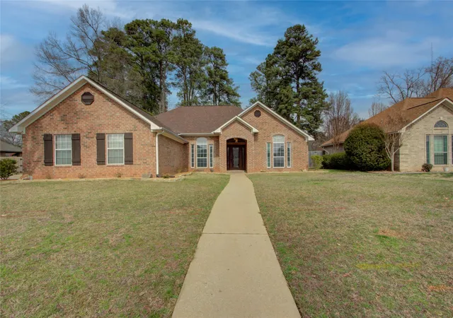 Homes for sale in Wake Village, TX | 122 Corley Circle, Wake Village, TX 75501 | MLS# 21272623