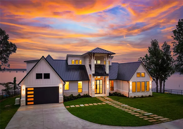 Photo 1 of Mansion for sale at 4054 Smothers Rd, Malakoff, TX 75148 | MLS# 21261944 | Listing updated on 2026-08-22