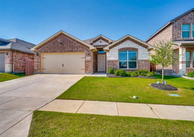 Photo 1 of Single family home for sale at 11449 White River Dr, Aubrey, TX 76227 | MLS# 21266299 | Listing updated on 2026-08-31