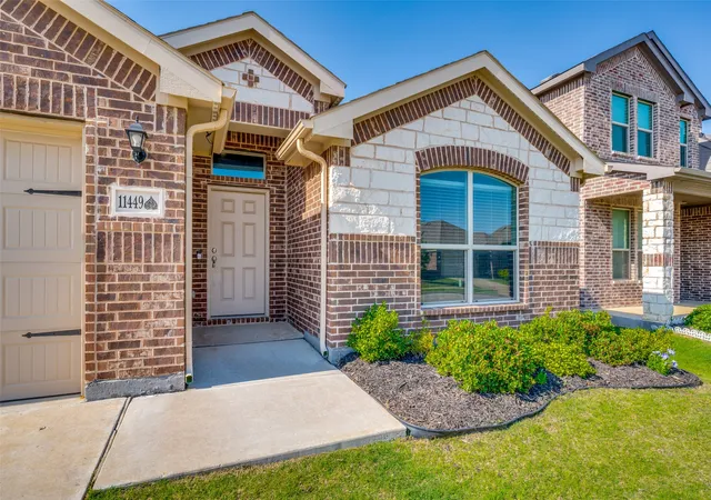 Photo 2 of Single family home for sale at 11449 White River Dr, Aubrey, TX 76227 | MLS# 21266299 | Listing updated on 2026-08-31