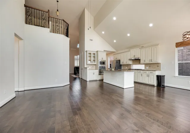 Photo 2 of Single family home for sale at 302 Daylily Dr, Wylie, TX 75098 | MLS# 21237288 | Listing updated on 2026-09-20