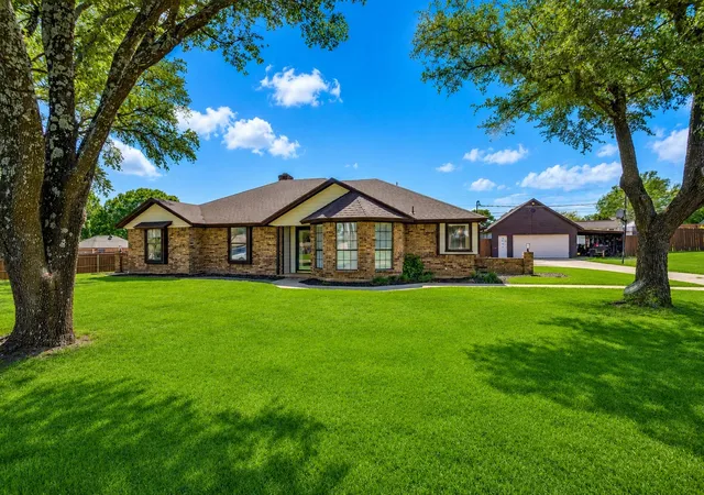 Homes for sale in Cleburne, TX | 2721 North Hills Terrace, Cleburne, TX 76031 | MLS# 21272567
