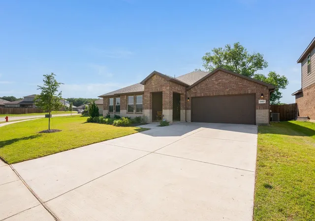 Homes for sale in Burleson, TX | 1457 Coulter Rd, Burleson, TX 76028 | MLS# 21272123