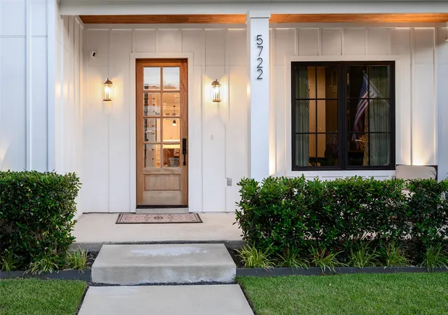 Photo 3 of Single family home for sale at 5722 Orchid Ln, Dallas, TX 75230 | MLS# 21272278 | Listing updated on 2026-08-23
