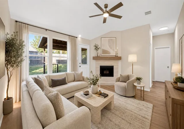 4th image of 1925 Clear Creek Dr, Little Elm, TX 75068 | MLS# 21272725
