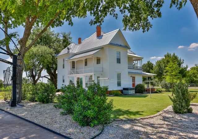 Homes for sale in Valley View, TX | 5217 W Fm 922, Valley View, TX 76272 | MLS# 21269027