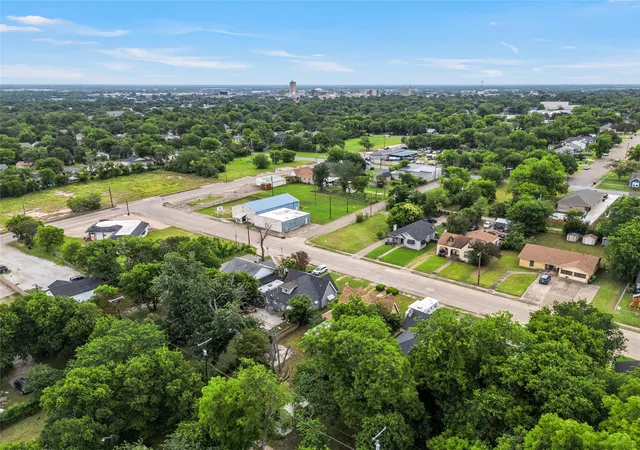 Homes for sale in Waco, TX | 1511 Maple Ave, Waco, TX 76707 | MLS# 21267240