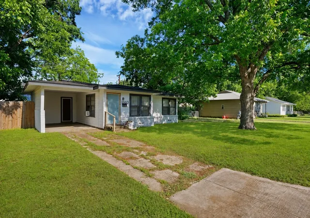 Photo 3 of Single family home for sale at 1103 Bellaire Dr, Grapevine, TX 76051 | MLS# 21270851 | Listing updated on 2026-08-25
