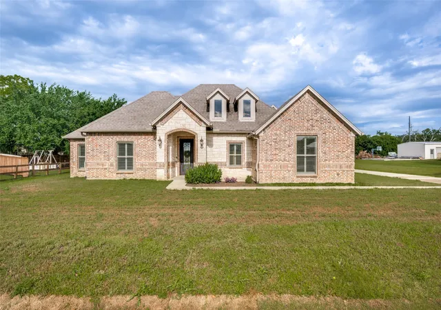 Homes for sale in Argyle, TX | 444 Ben Boyd Rd, Argyle, TX 76226 | MLS# 21270248