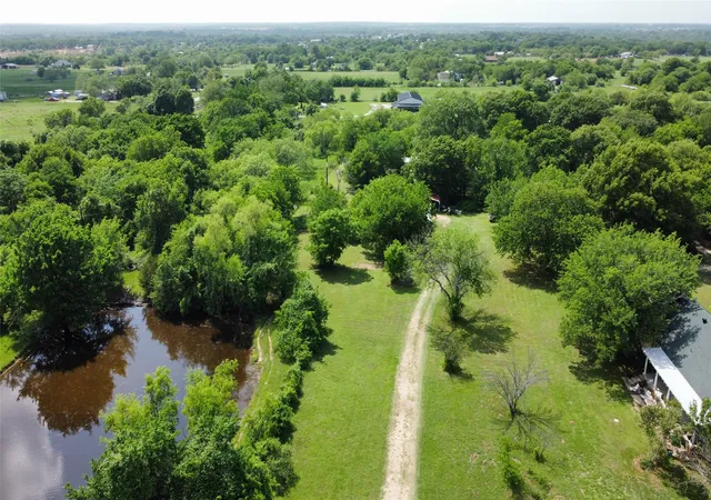 1st image of 806 Old Base Rd, Aurora, TX 76078 | MLS# 21272832