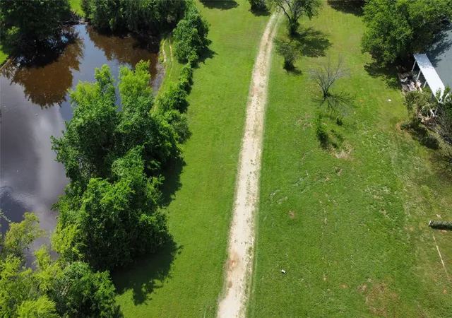 2nd image of 806 Old Base Rd, Aurora, TX 76078 | MLS# 21272832