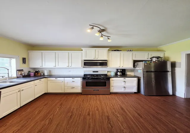 Photo 3 of Single family home for sale at 1120 W Main St, Denison, TX 75020 | MLS# 21272565 | Listing updated on 2026-10-05