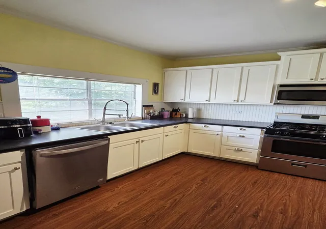 Photo 4 of Single family home for sale at 1120 W Main St, Denison, TX 75020 | MLS# 21272565 | Listing updated on 2026-10-05