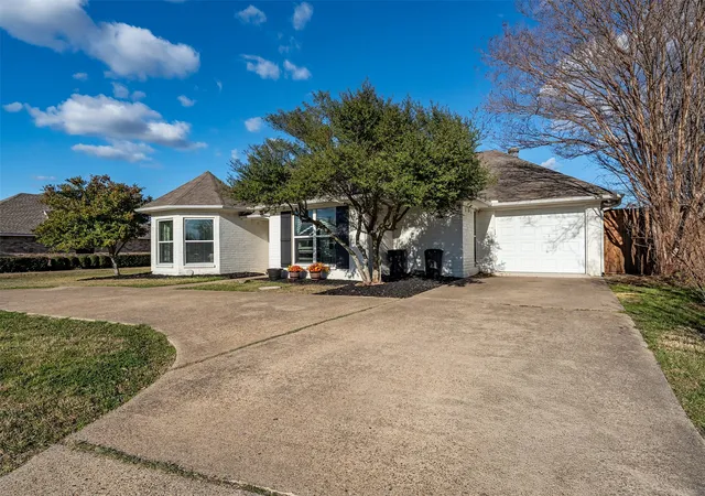 Photo 1 of Sale Pending at 300 Rash Ln, Terrell, TX 75160 | MLS# 21272884 | Listing updated on 2026-08-26
