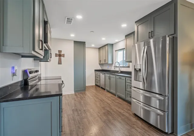 Photo 4 of Sale Pending at 300 Rash Ln, Terrell, TX 75160 | MLS# 21272884 | Listing updated on 2026-08-26