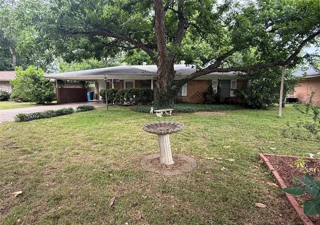 Photo 1 of Single family home for sale at 2402 W 5th Ave, Corsicana, TX 75110 | MLS# 21272071 | Listing updated on 2026-10-05