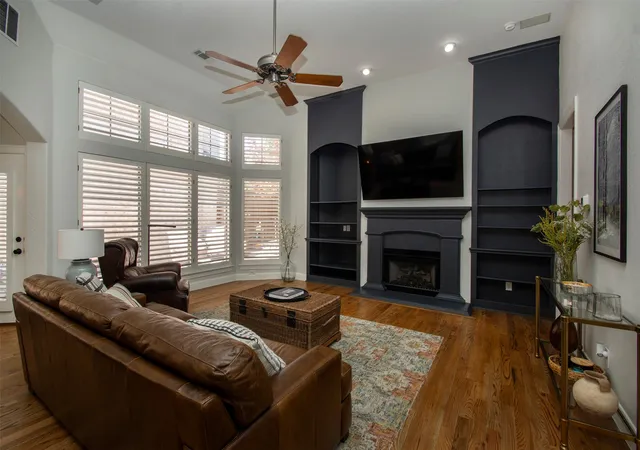 Photo 3 of Single family home for sale at 5450 Travis Dr, Frisco, TX 75034 | MLS# 21215690 | Listing updated on 2026-08-26