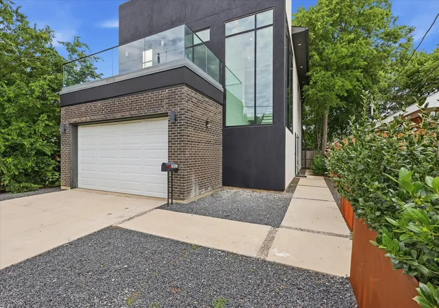 Photo 3 of Sale Pending at 2021 Dennison St, Dallas, TX 75212 | MLS# 21272928 | Listing updated on 2026-07-17