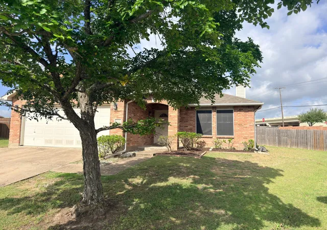 Photo 3 of Single family home for sale at 1201 Cyprus Dr, Royse City, TX 75189 | MLS# 21272968 | Listing updated on 2026-10-02