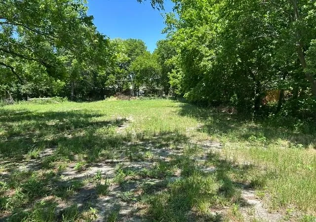 Photo 3 of Land for sale at 116 W Walnut St, Whitewright, TX 75491 | MLS# 21272975 | Listing updated on 2026-07-14