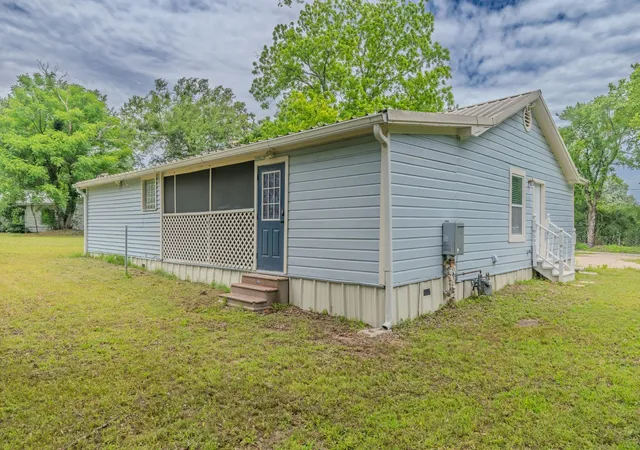 Homes for sale in Emory, TX | 208 Lee Ivie Ln, Emory, TX 75440 | MLS# 21272522
