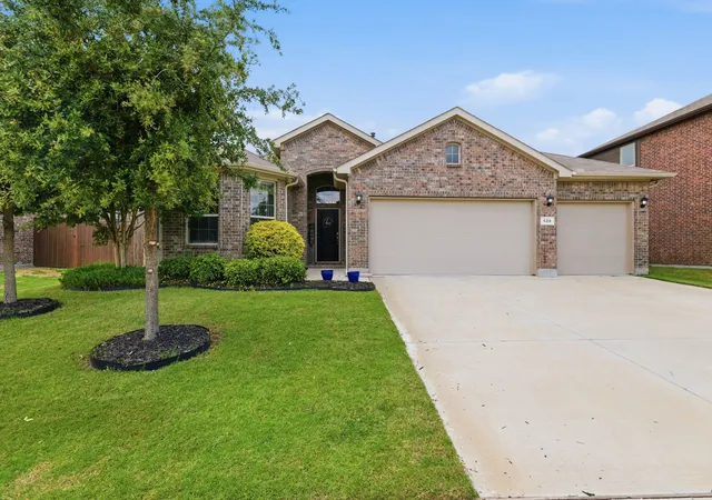 Photo 2 of Sale Pending at 528 Pendennis Dr, Fort Worth, TX 76131 | MLS# 21268335 | Listing updated on 2026-07-28