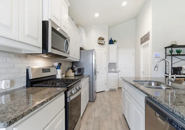 Photo 3 of Sale Pending at 528 Pendennis Dr, Fort Worth, TX 76131 | MLS# 21268335 | Listing updated on 2026-07-28